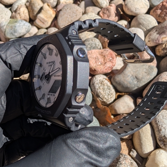 G-Shock "Casioak" Black and White GA-2100 - Picture 10 of 12